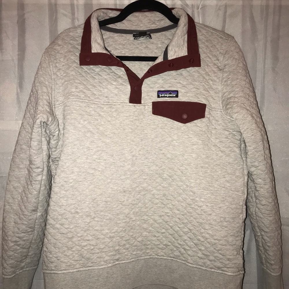 Size medium quilted Patagonia pullover